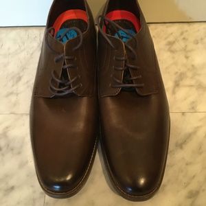 Brown leather Rockport oxfords, size 11.5